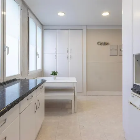 Akomodat En En El Centro De Con Parking Бильбао